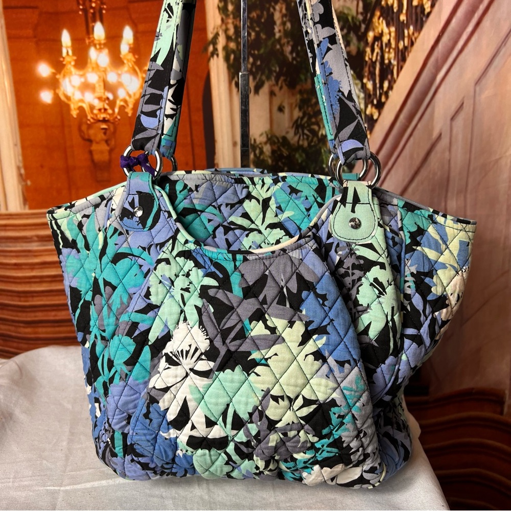 Vera Bradley Glenna Floral Patterned Tote Bag, zip top closure, dualfront pocket